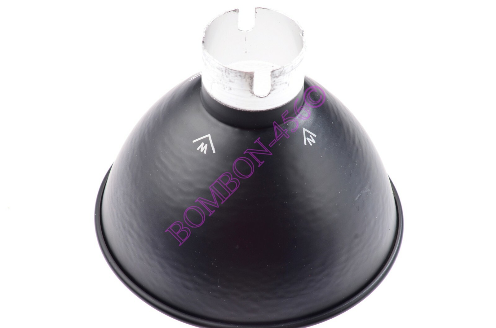 BLACK REFLECTOR FOR HASSELBLAD D40 FLASH. GUWC. ONLY USED A FEW WEEKS