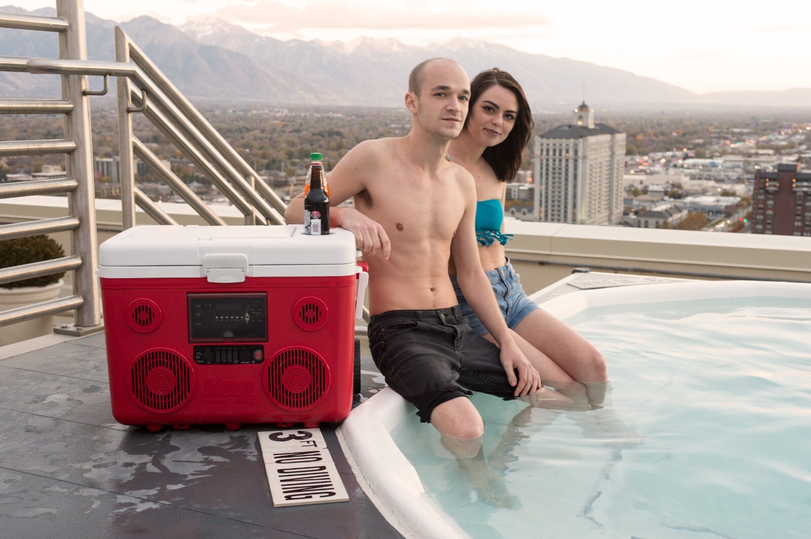 KoolMAX 40 Qt Cooler 350W Audio System Bluetooth Speaker Power Station -Refurber