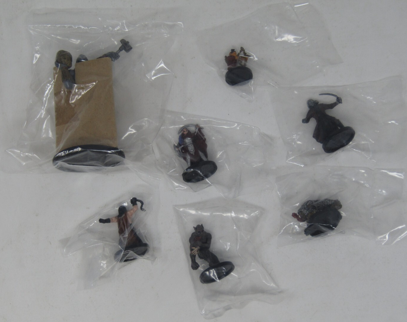 2007 Dungeons & Dragons Miniatures Game Lot of 7 Minifigures
