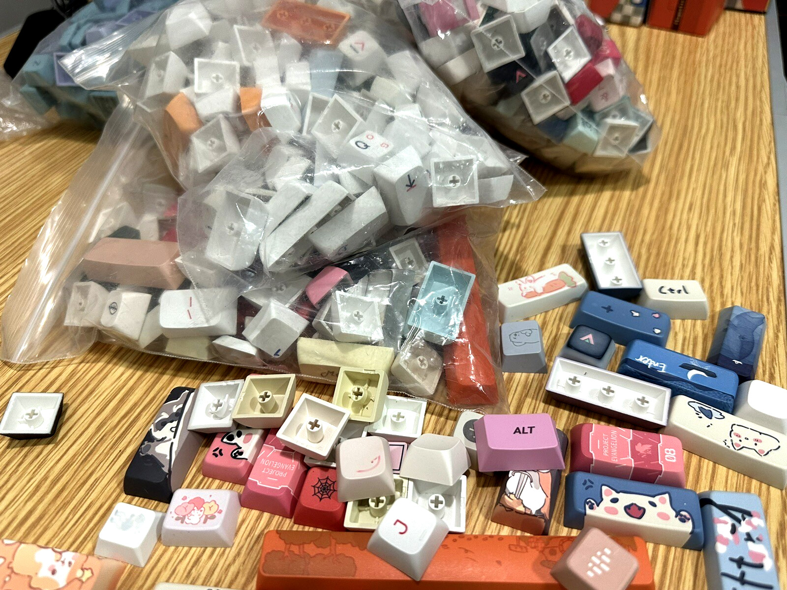 Random Keycaps 70+ Keys Kid Gift Computer Mechanic Keyboard PBT Dye