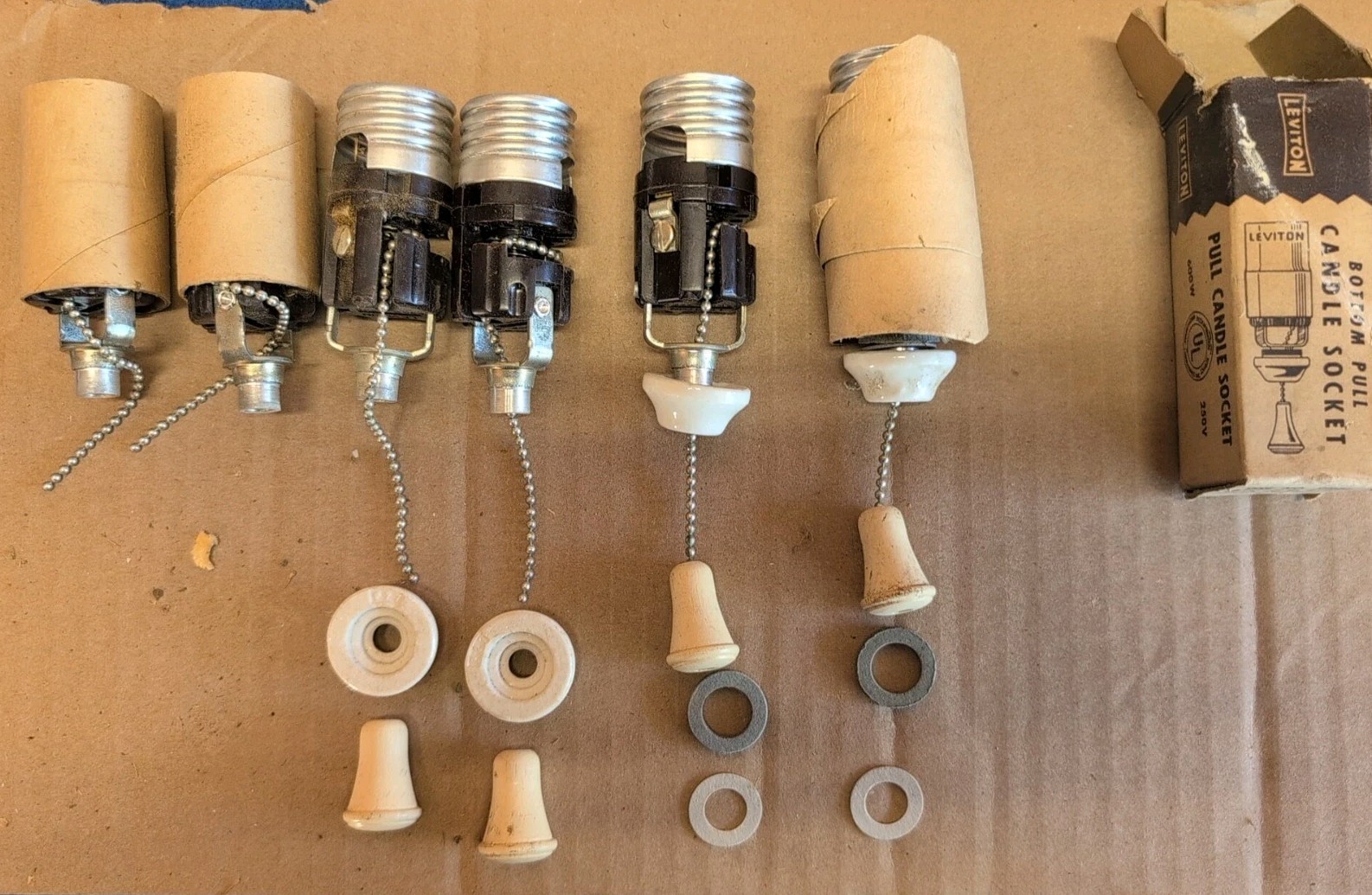 Lot Of Leviton 9806 Bottom Pull Candle Sockets And Parts