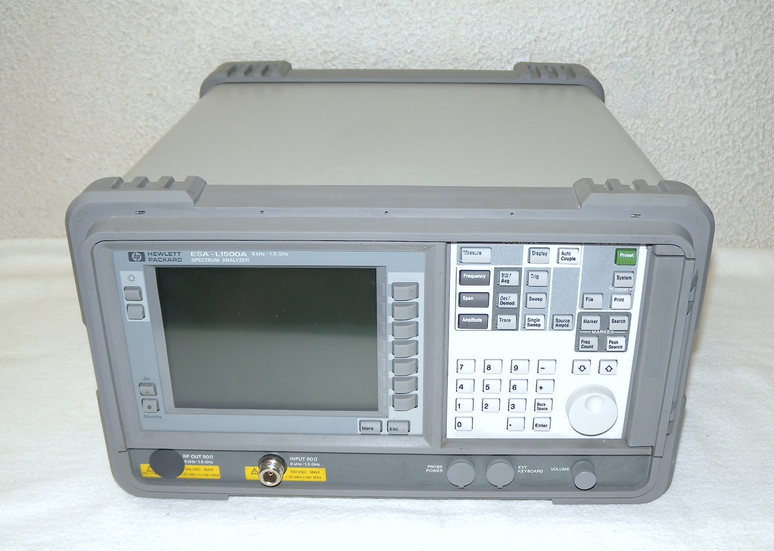 HEWLETT PACKARD ESA-L1500A SPECTRUM ANALYZER, 9kHz - 1.5 GHz