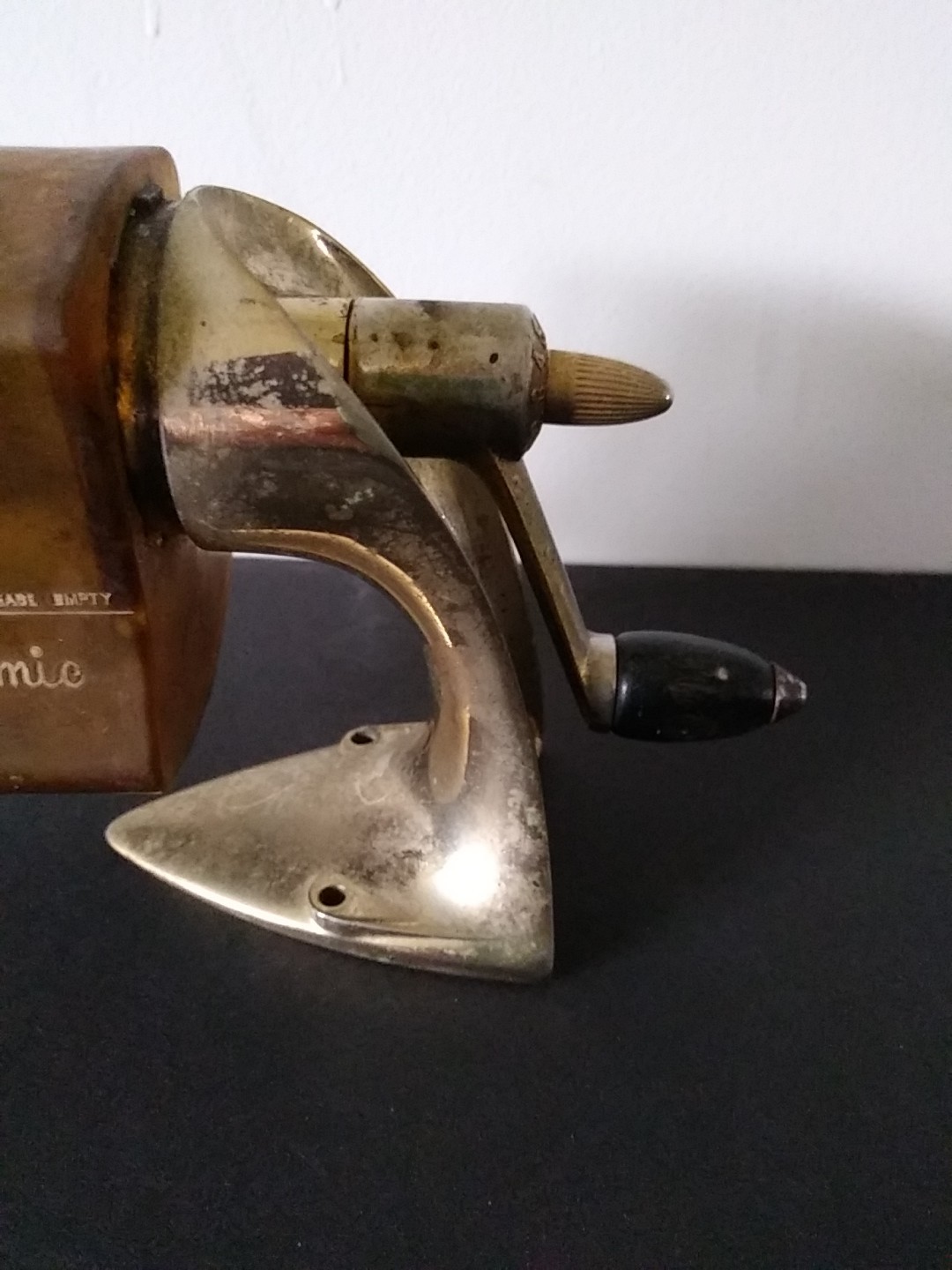 FUTURAMIC PENCIL SHARPENER Wall or Desk Mount Amber