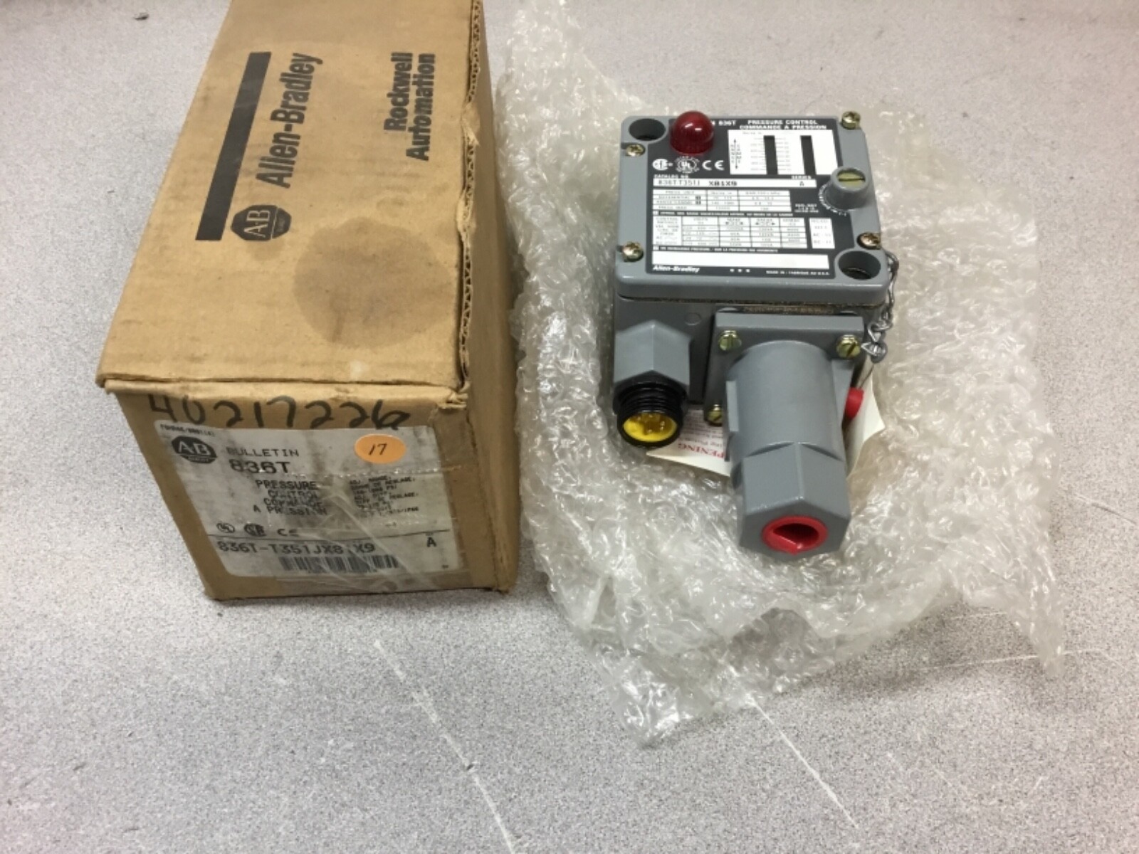NEW Allen Bradley 836T-T351JX81X9 /A Pressure Control Switch; Range 140-1000 PSI