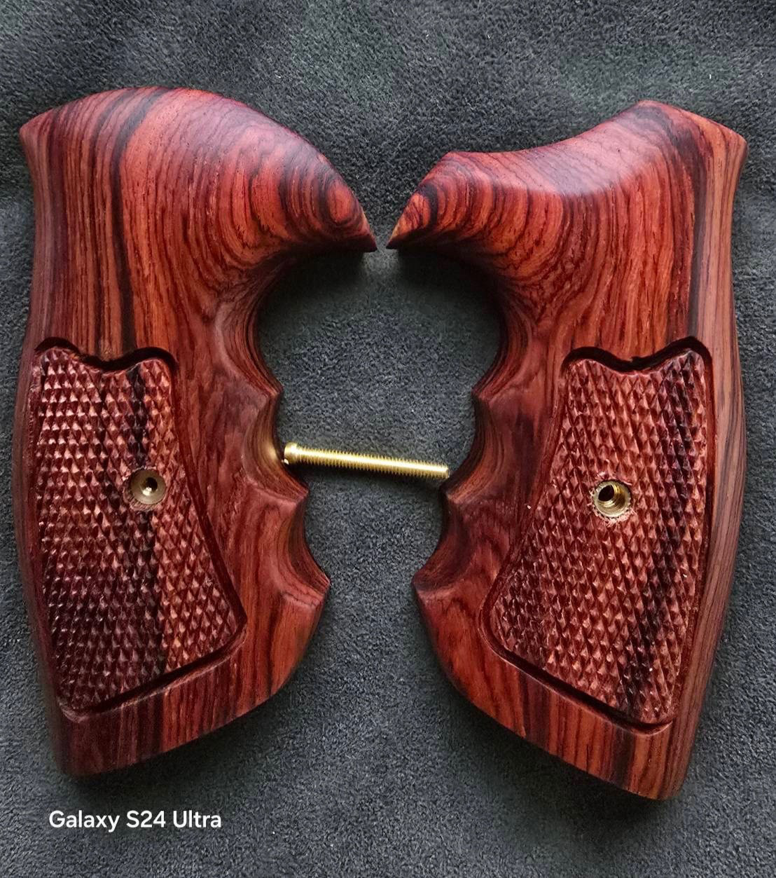 Colt Old model king cobra grips( 1986-1998), Anaconda V frame grips New Hardwood