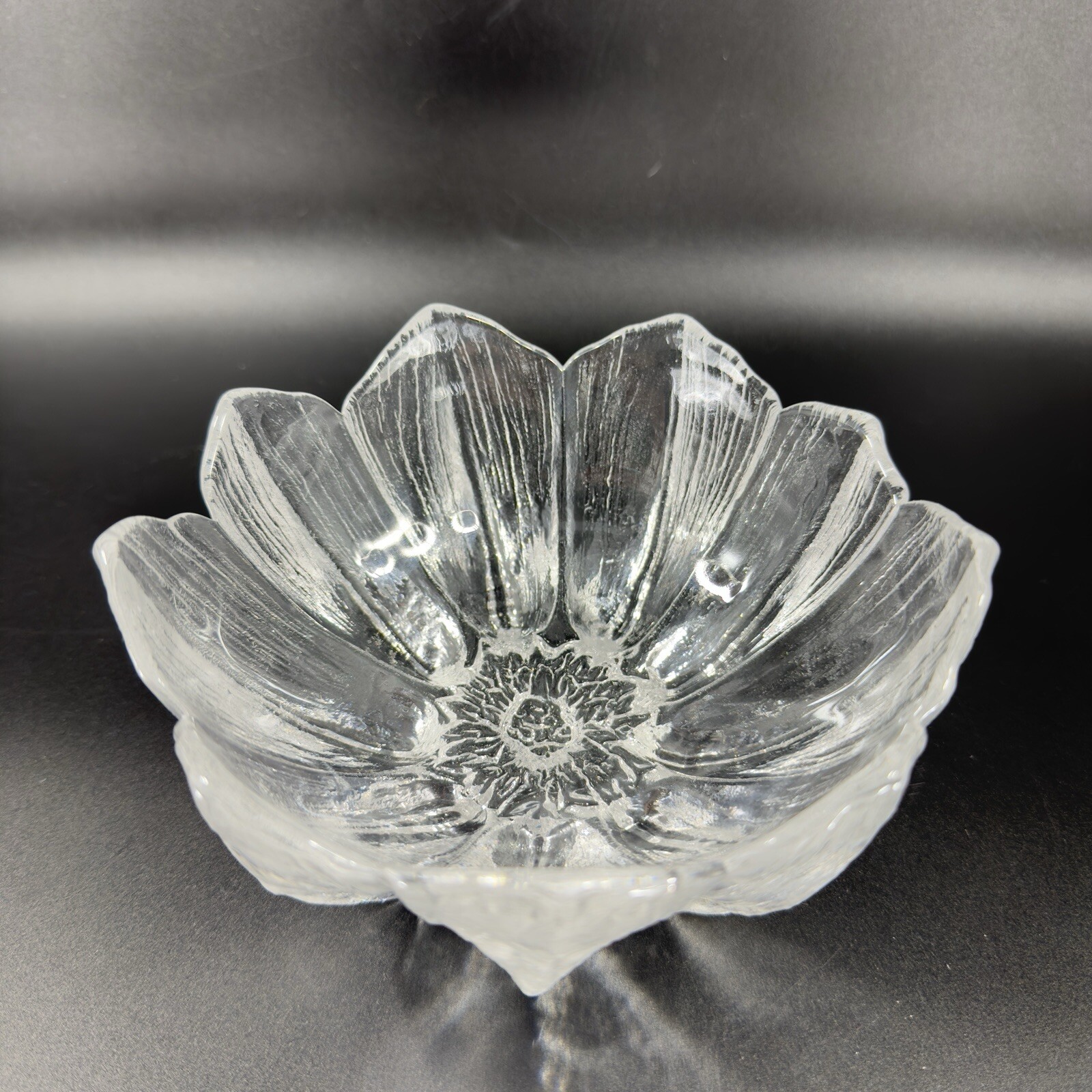 Kosta Boda Water Lily Textured Glass Flower Bowl Dish Heavy Clear Glass Dish VTG