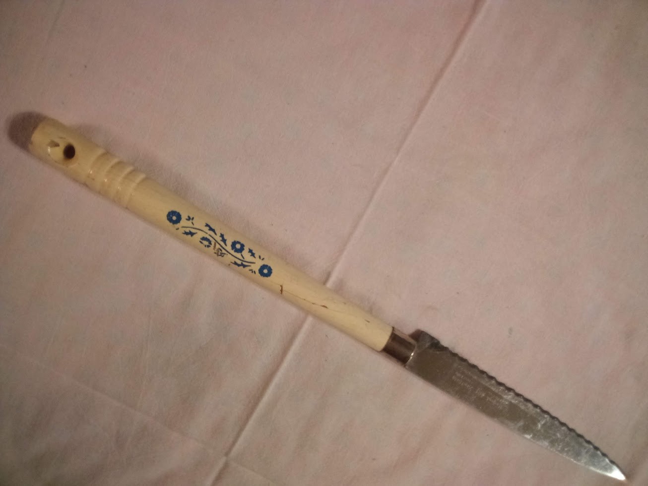 Regent Sheffield Wavecrest serving knife.  BBQ or Bread knife.  Long handle.