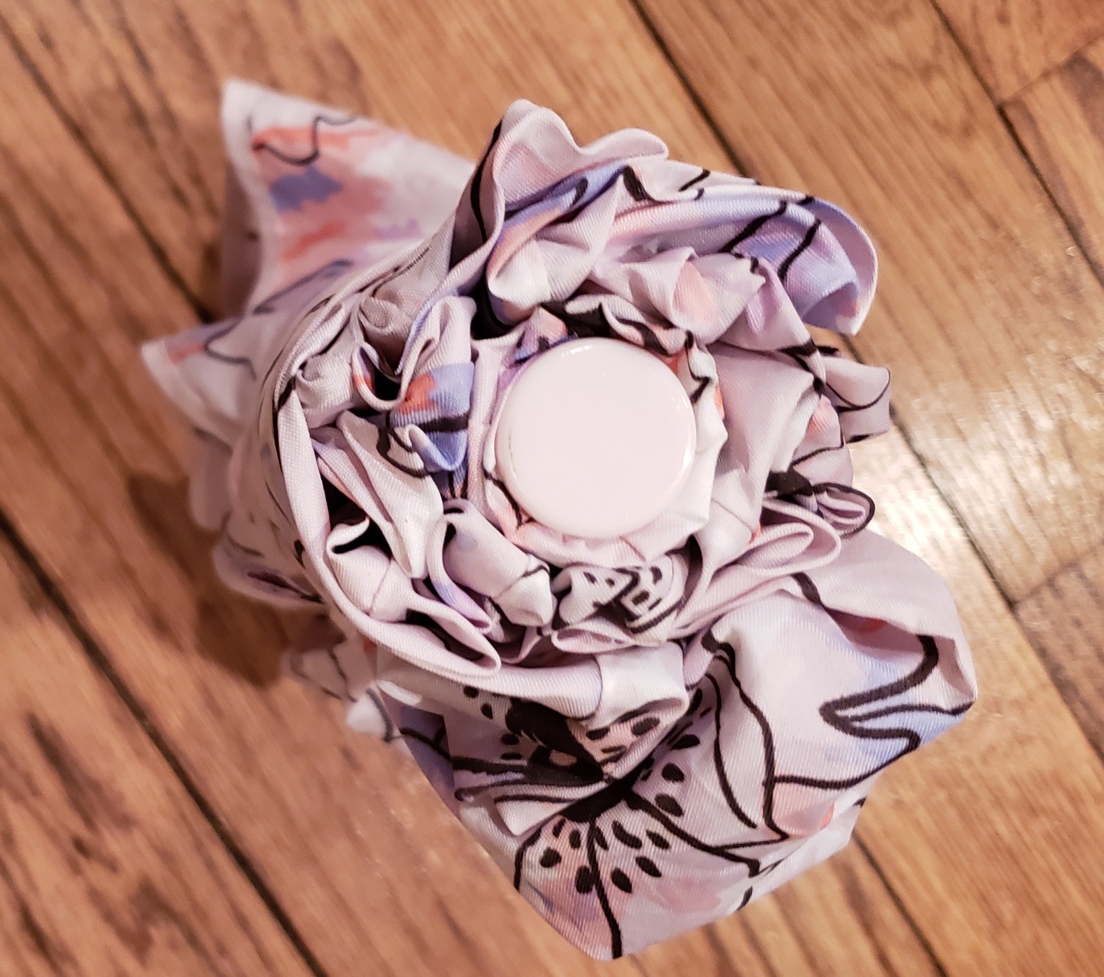 Vera Bradley Anemone Watercolor Compact One Touch Umbrella Retired Pattern