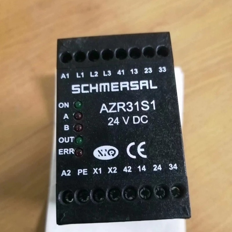 1pc NEW Fit For Schmersal AZR31S1 24VDC Safety Relay