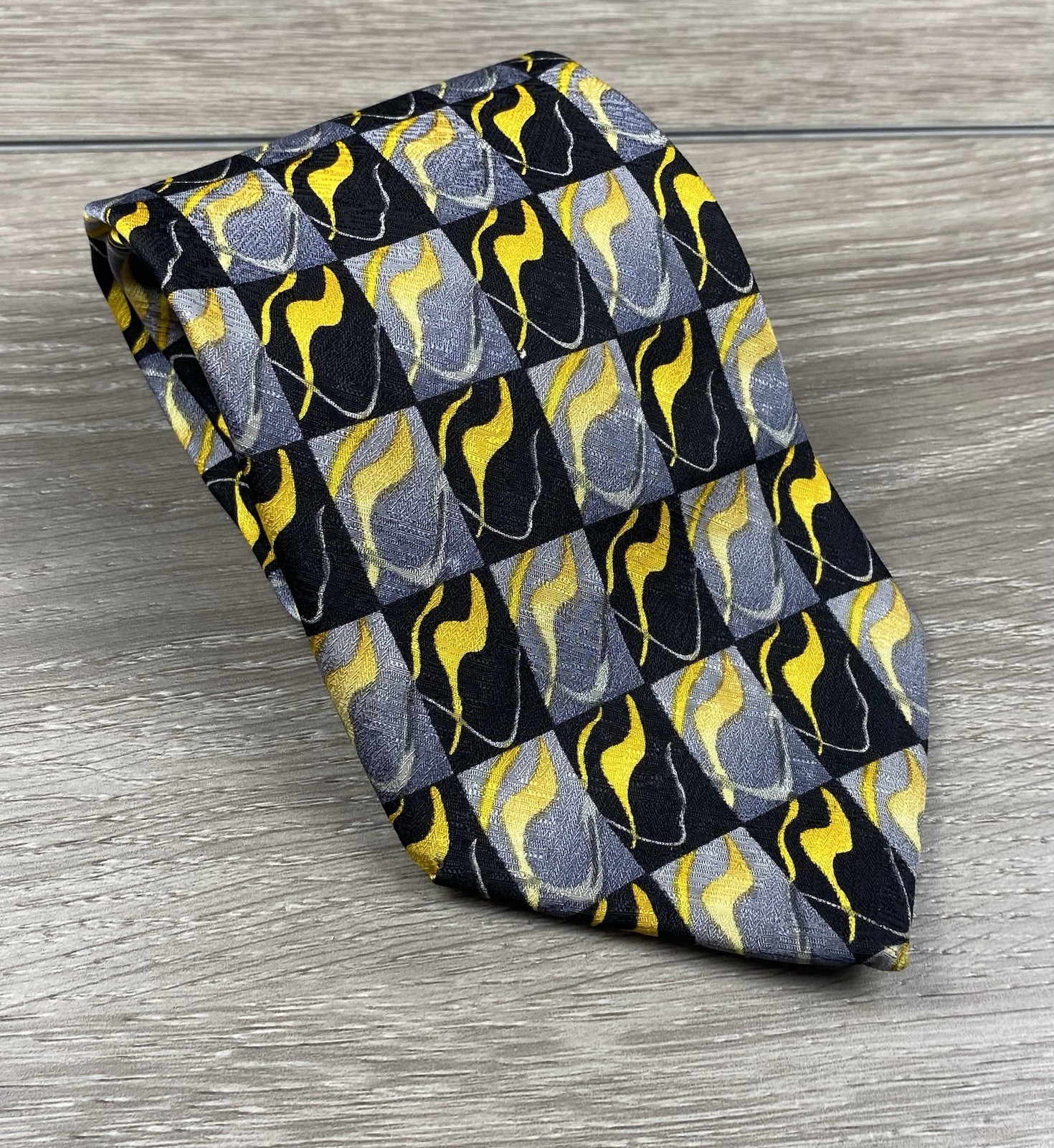 J Garcia Men’s 100% Silk Collectors Edition Abstract Necktie Black 3.5”x56”