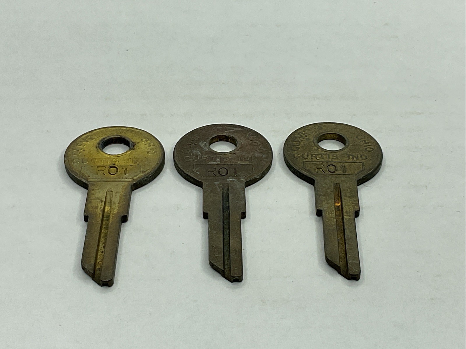 Curtis Industries NOS Key Blank Lot Of 3 Uncut RO1 Brass Tone Keys B-CK66