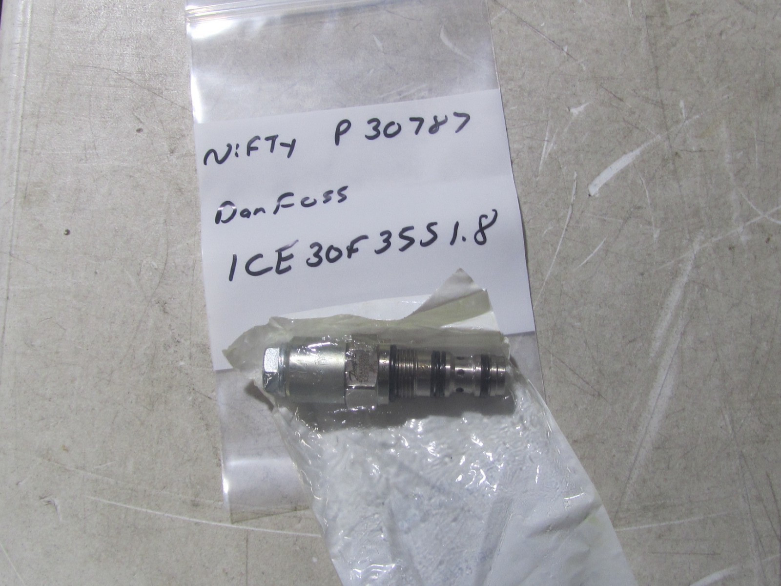 NEW GENUINE OEM NiftyLift P30787 OVER CENTER VALVE DANFOSS 1CE30F35S1.8