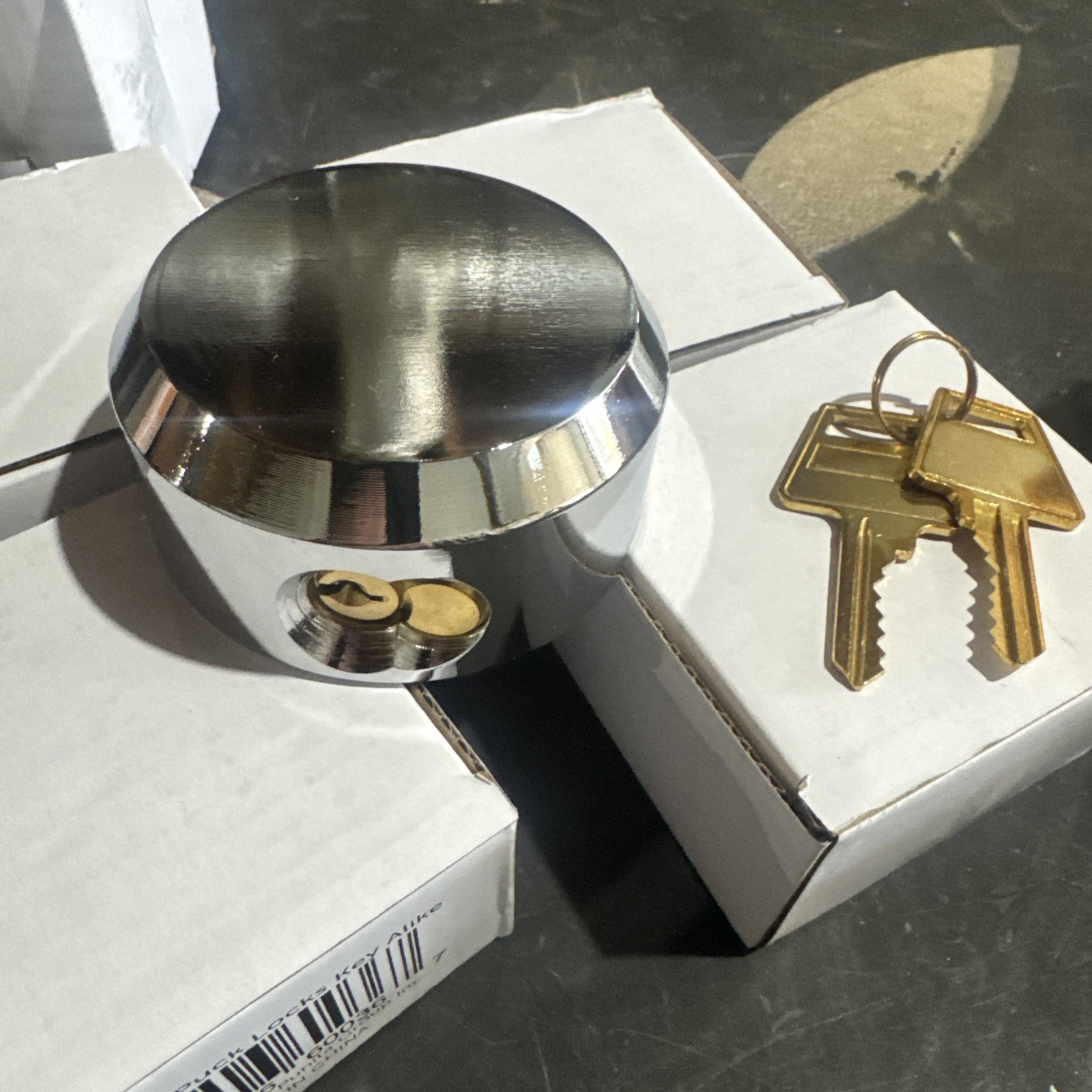 Lot Of 5 Hockey Puck Locks Hidden Shackle Padlocks New Keyed Different Shed