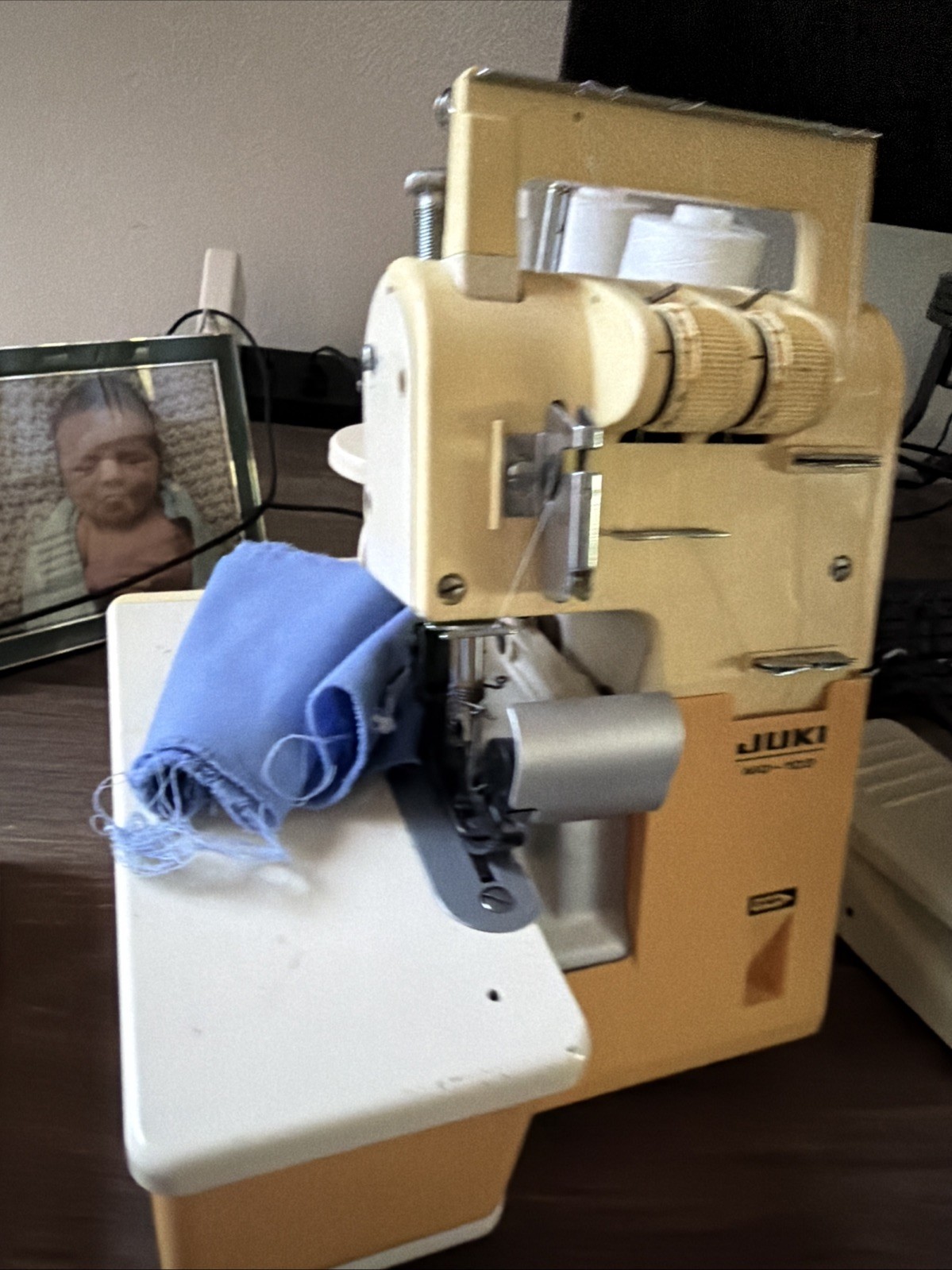 Juki MO-103 Serger Machine Sewing Overlock