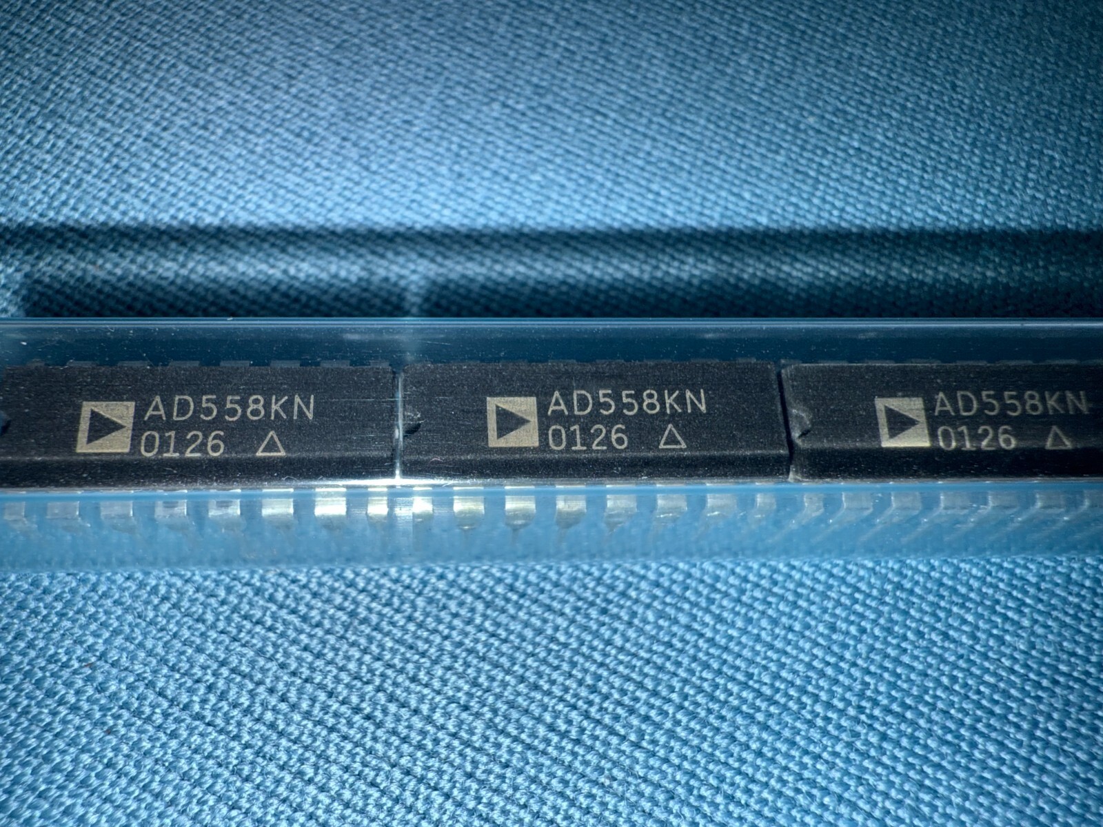 AD558KN