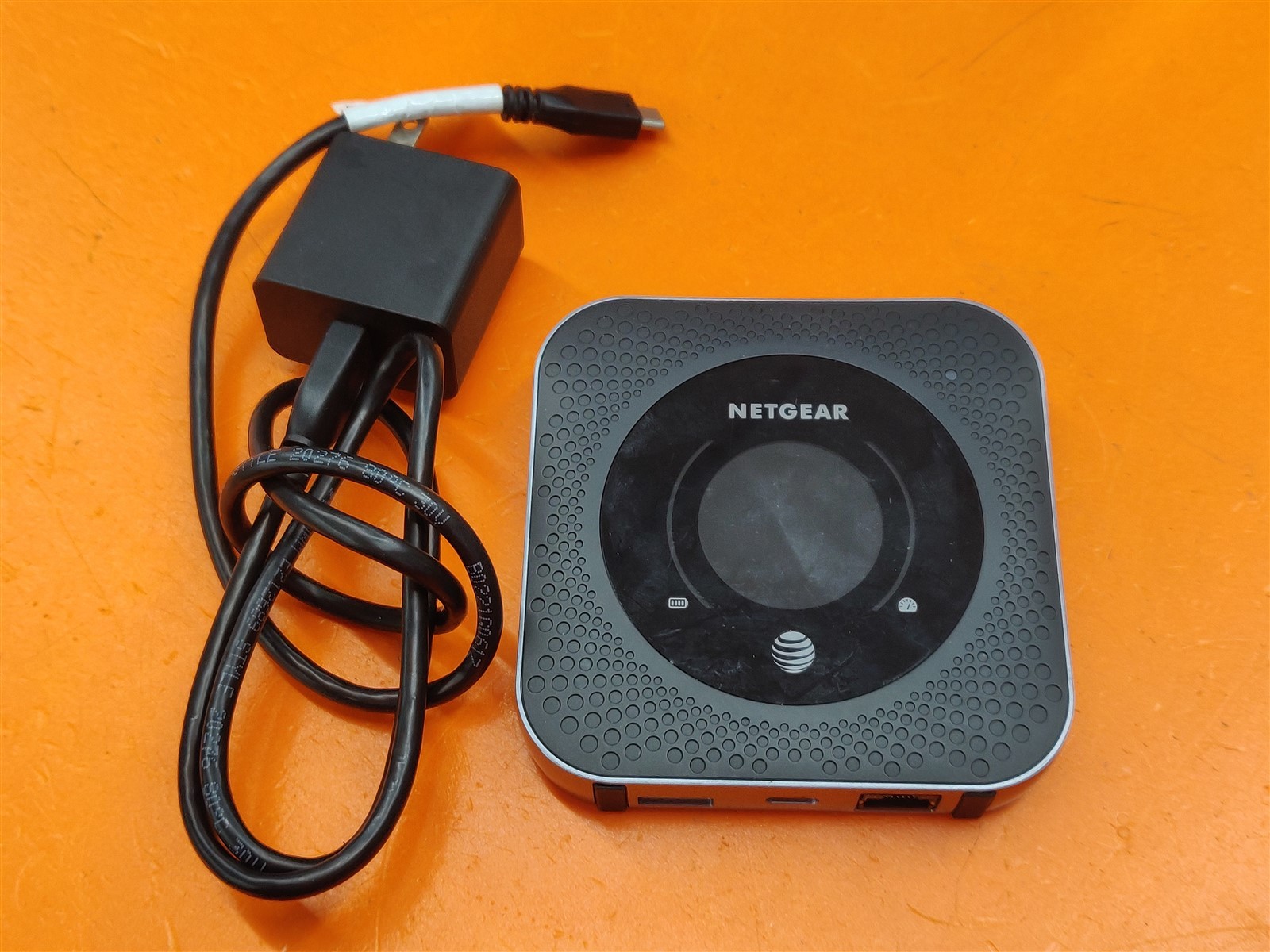 ⭐️⭐️⭐️⭐️⭐️ Netgear MR1100 Nighthawk LTE AT&T Mobile Hotspot Router w/ Adapter