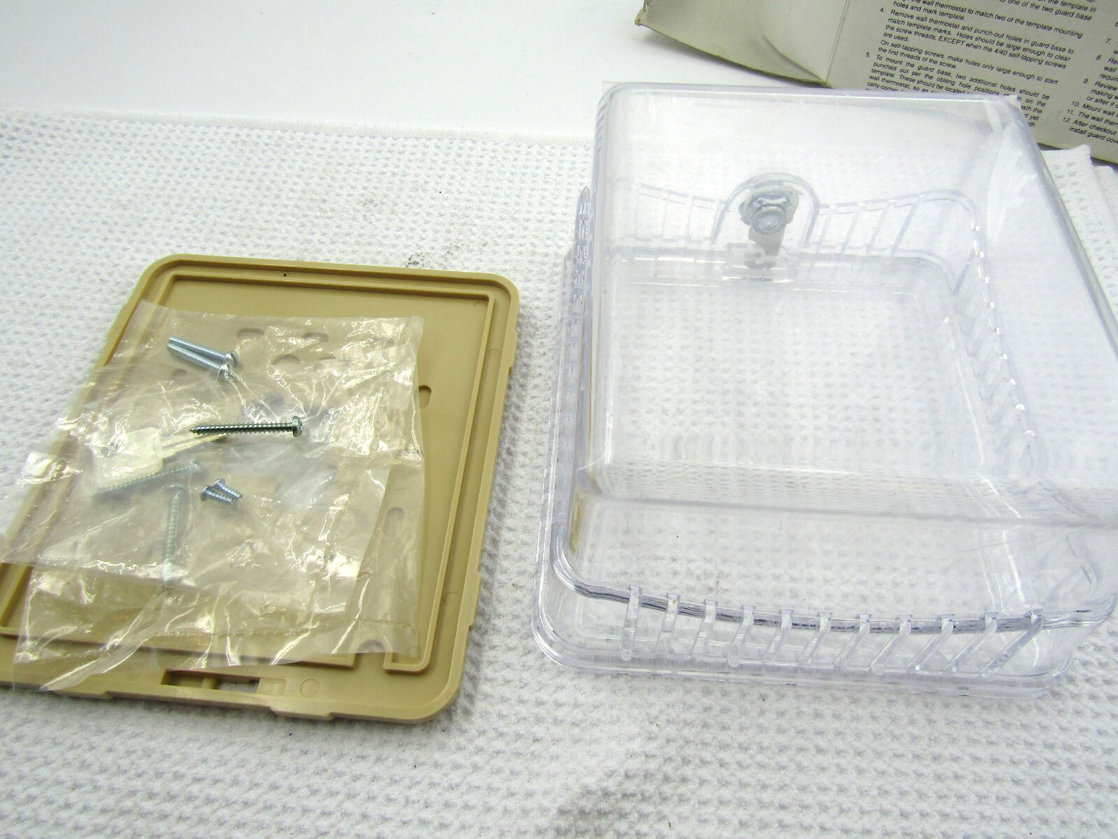 Lux Products Medium Locking Thermostat Guard Clear A772001 New Open Box