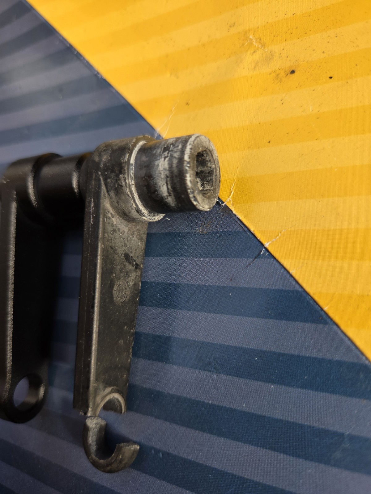 BMW K1600GT R1200RT Windscreen Bracket 85929