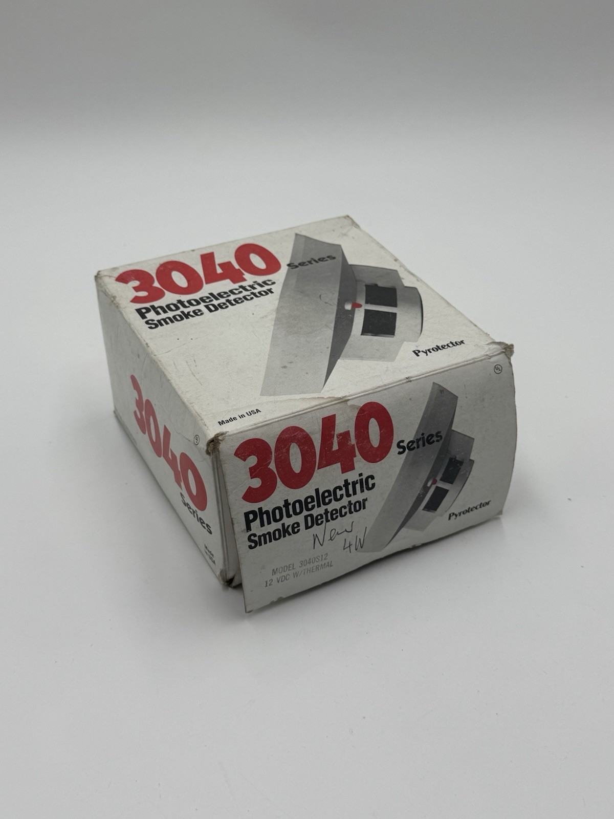 The Pyrotector 3040 RC12 Photoelectric Open Area Smoke Detector Vintage ~ NOS