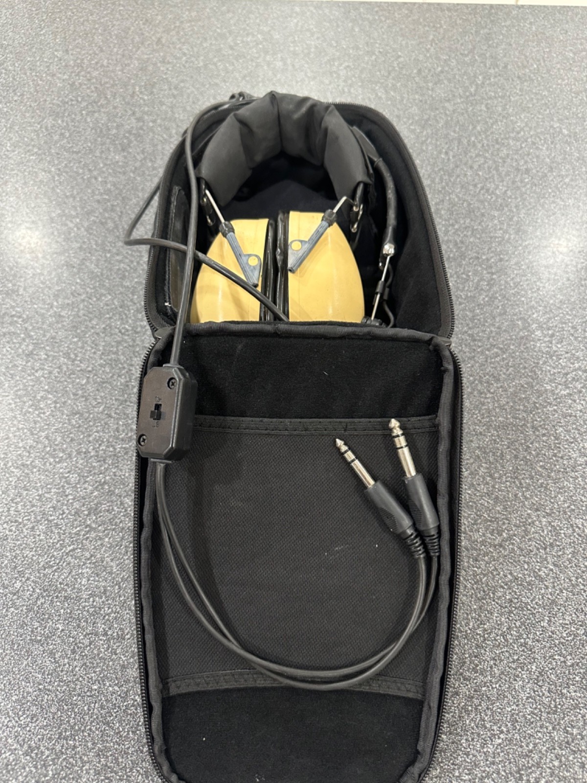 Used Peltor 7004 General Aviation Headset W/ Bose's Headset Carry Bag