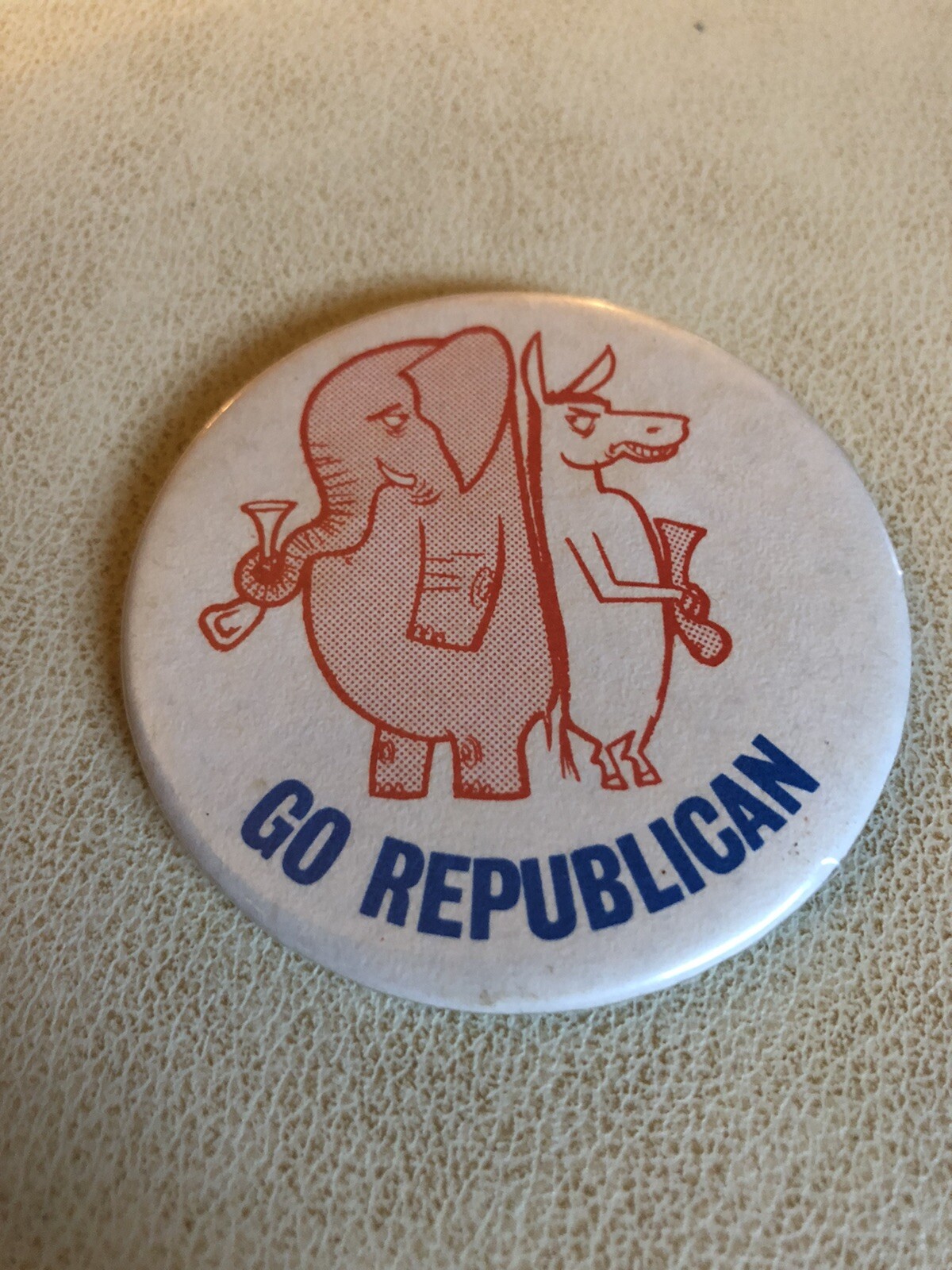Vintage “GO REPUBLICAN” 2 1/4” Party Pinback Button