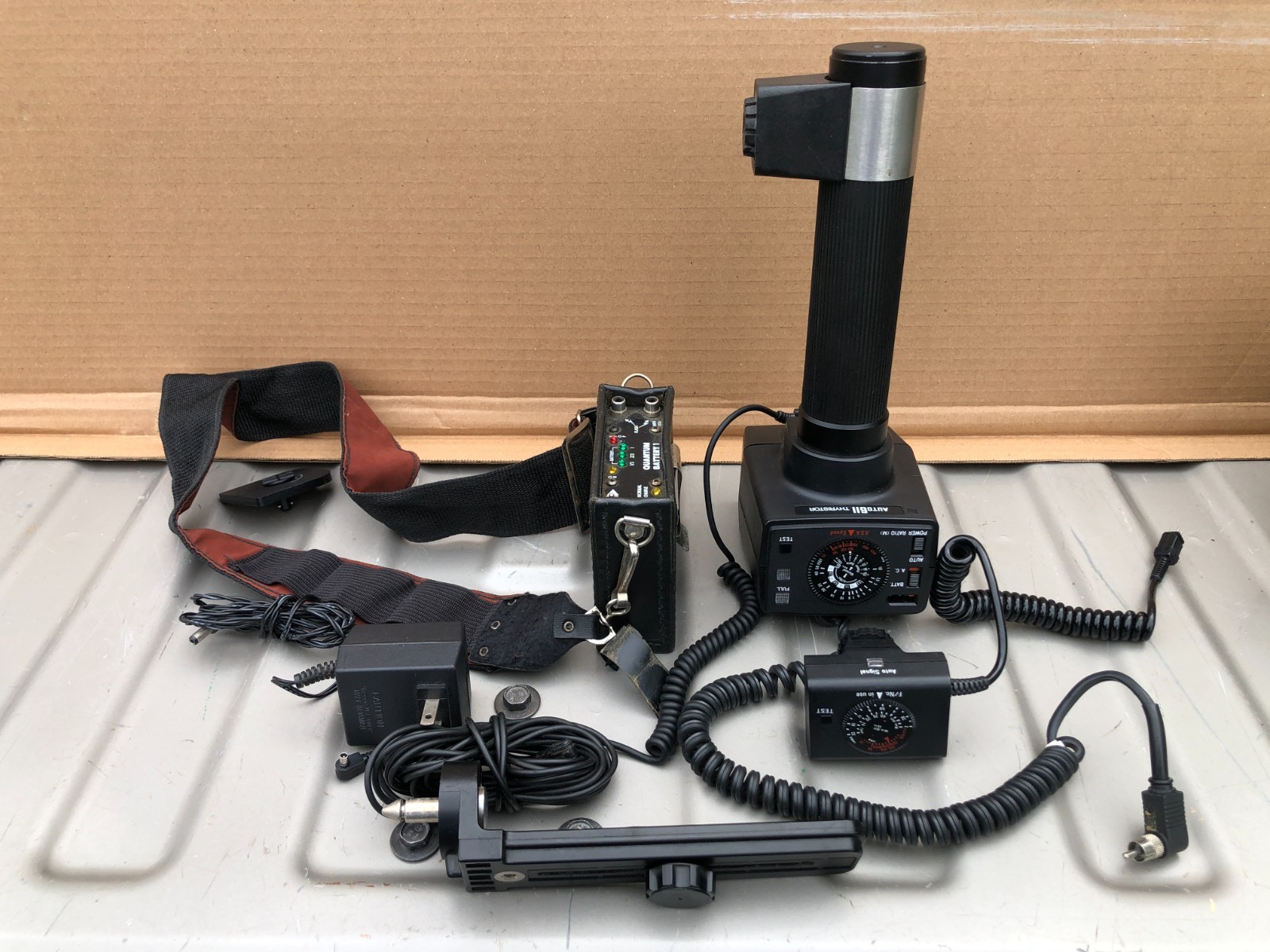 Vintage Sunpak Flash Kit Auto 611 Thyristor Camera Flash and Accessories