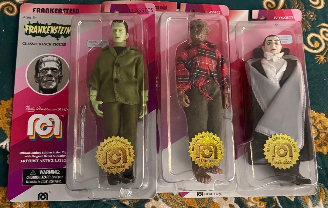 Mego Universal Monsters Lot  Screaming Werewolf, Frankenstein, Dracula Figures