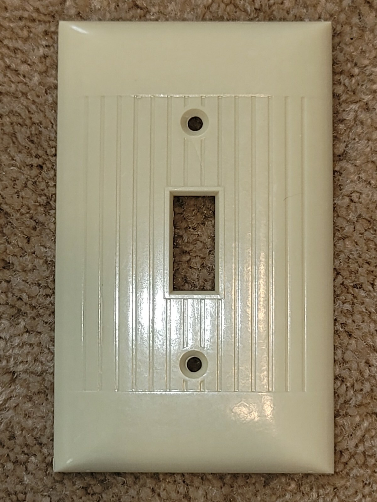 Vintage Mid Century BAKELITE Single Toggle Light Switch Plate Cover Lines