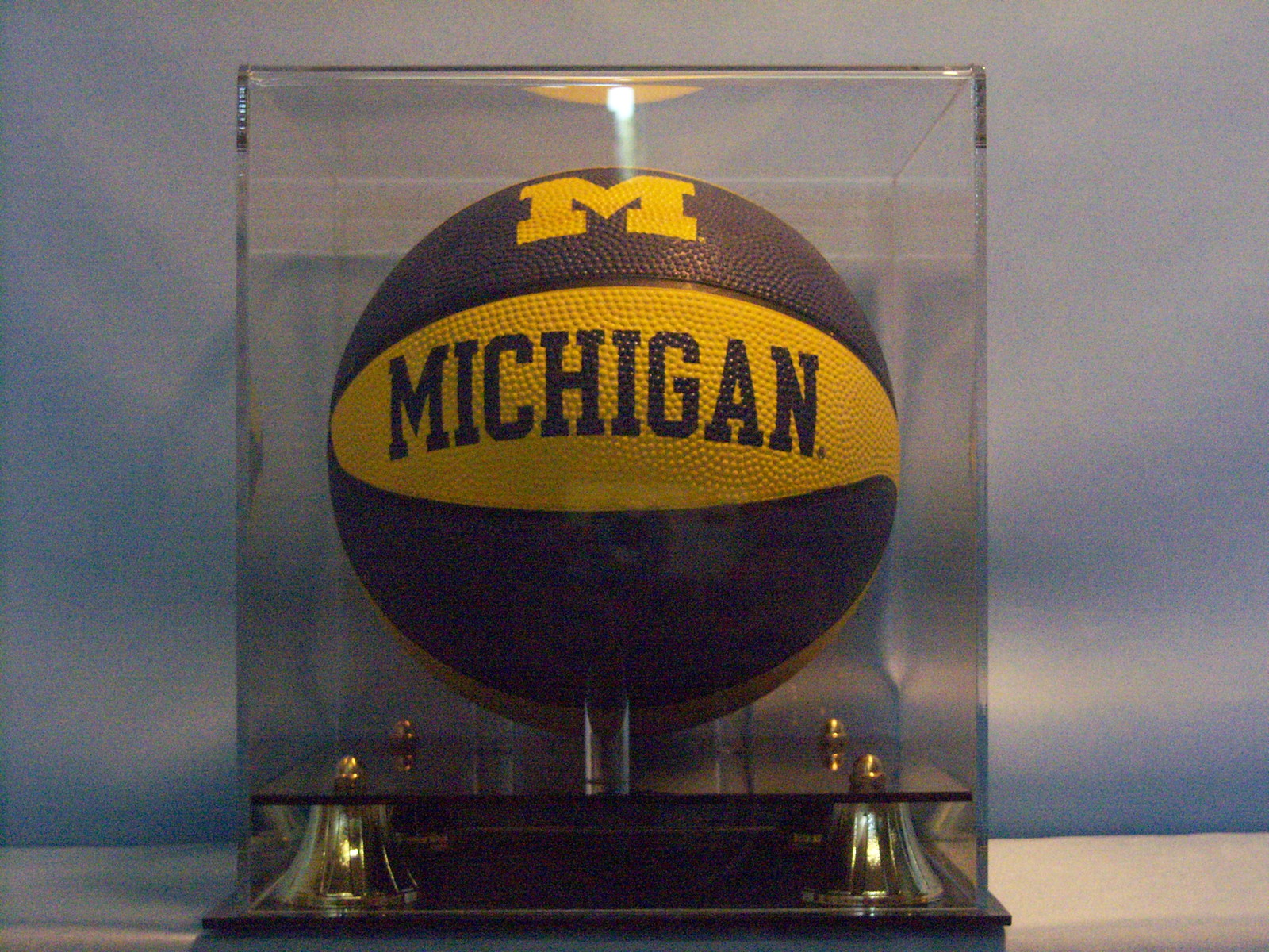 Mini basketball display case sports memorabilia black base NBA NCAA