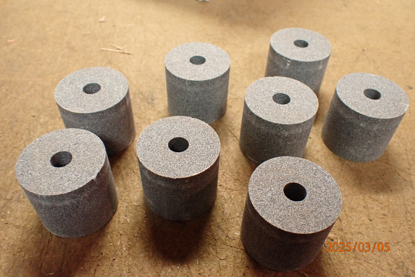 8 NEW METAL LATHE TOOL POST ID GRINDING STONES WHEELS 1-1/2 X 1-3/8 X 3/8 BORE