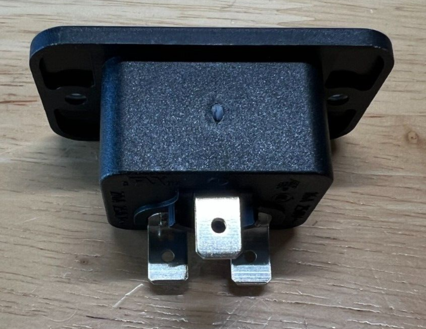IeC C-20 AC SOCKET INLET Max 250VAC @ 20A