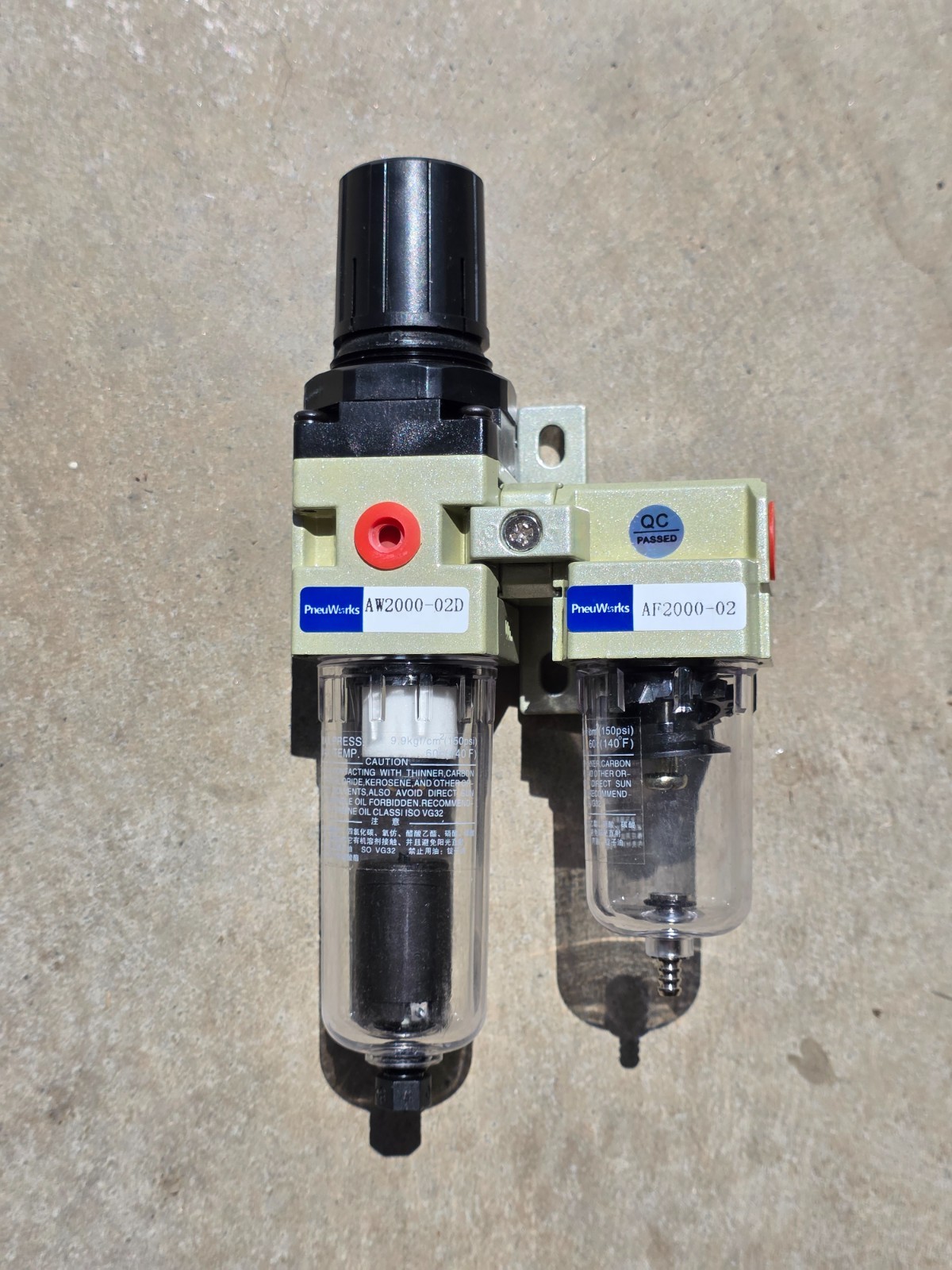 1/4 Air Regulator with Filter and Mounting bracket