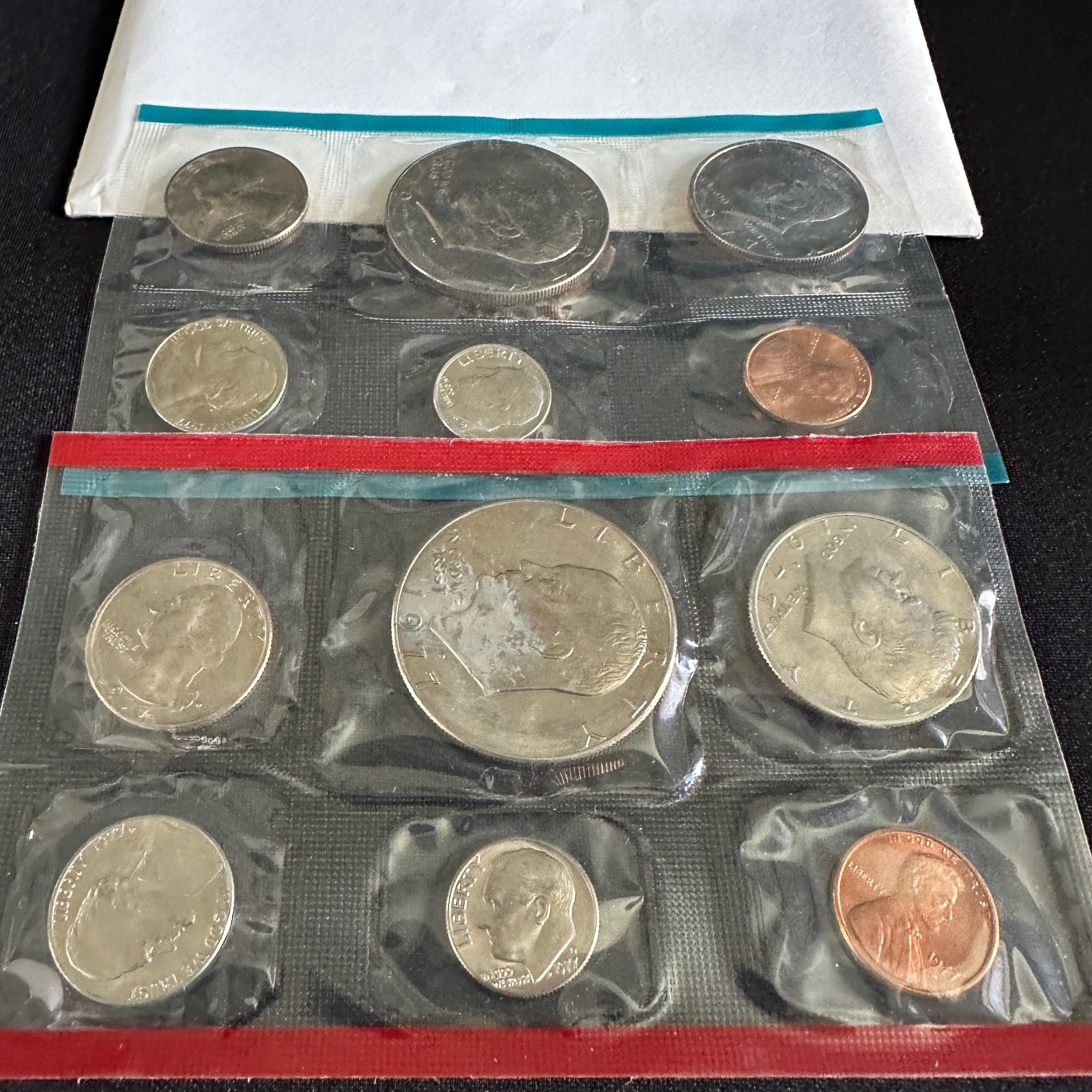 1977 Uncirculated US Mint Set P & D w/Original Gov't Packaging