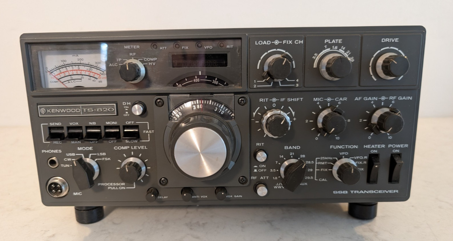 Kenwood TS-820 Vintage HF Ham Radio Transceiver with Service and Operations Man