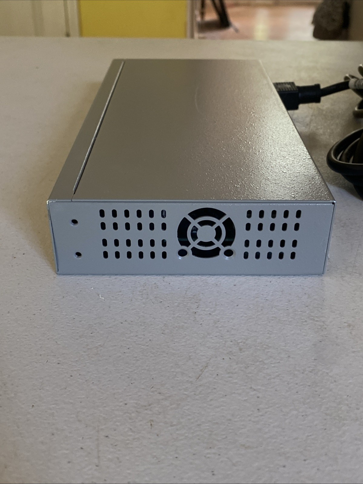Allied Telesyn International CentreCOM FS708 Ethernet Switch