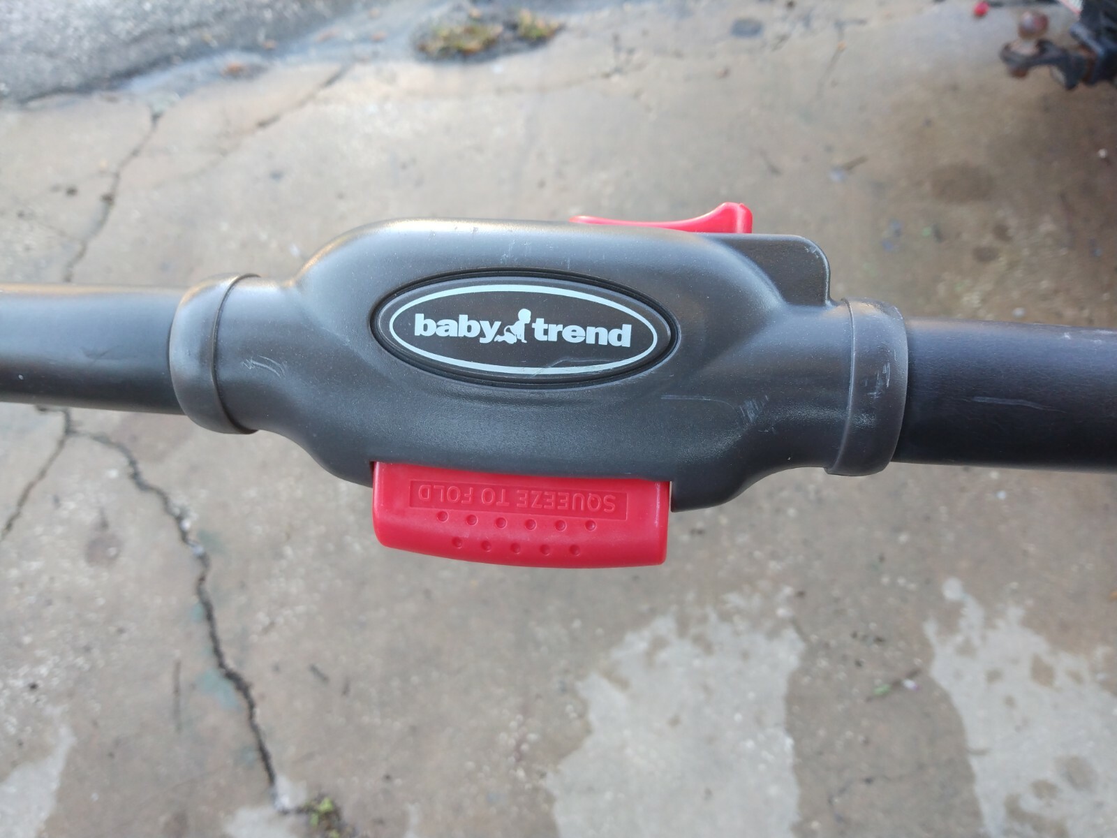 Baby Trend Stroller... safety belt