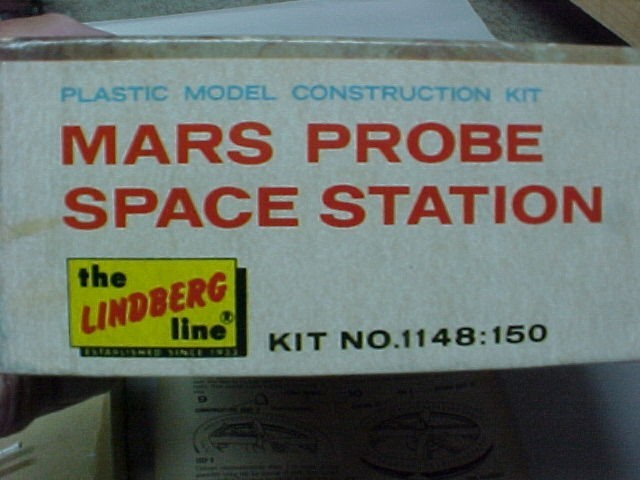 Lindberg Mars Probe Space Station Plastic Model Kit - no decals