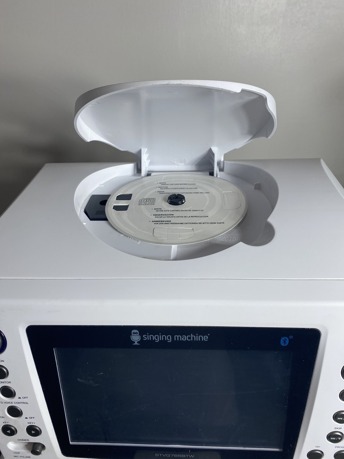 Singing Machine Classic Series STVG785BTW White Bluetooth Karaoke System Tested!