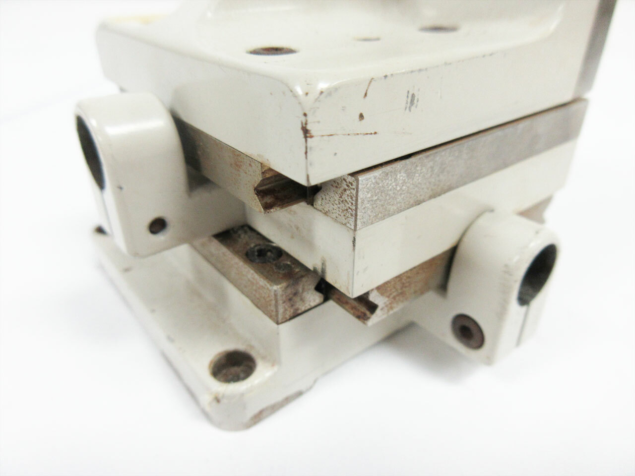 LINE TOOL CO XYZ STAGE THREE AXIS UNIT - RUST