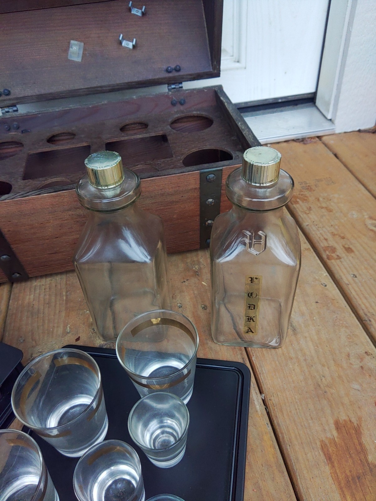 Vintage Treasure Chest Mobile Bar Plus Accessories