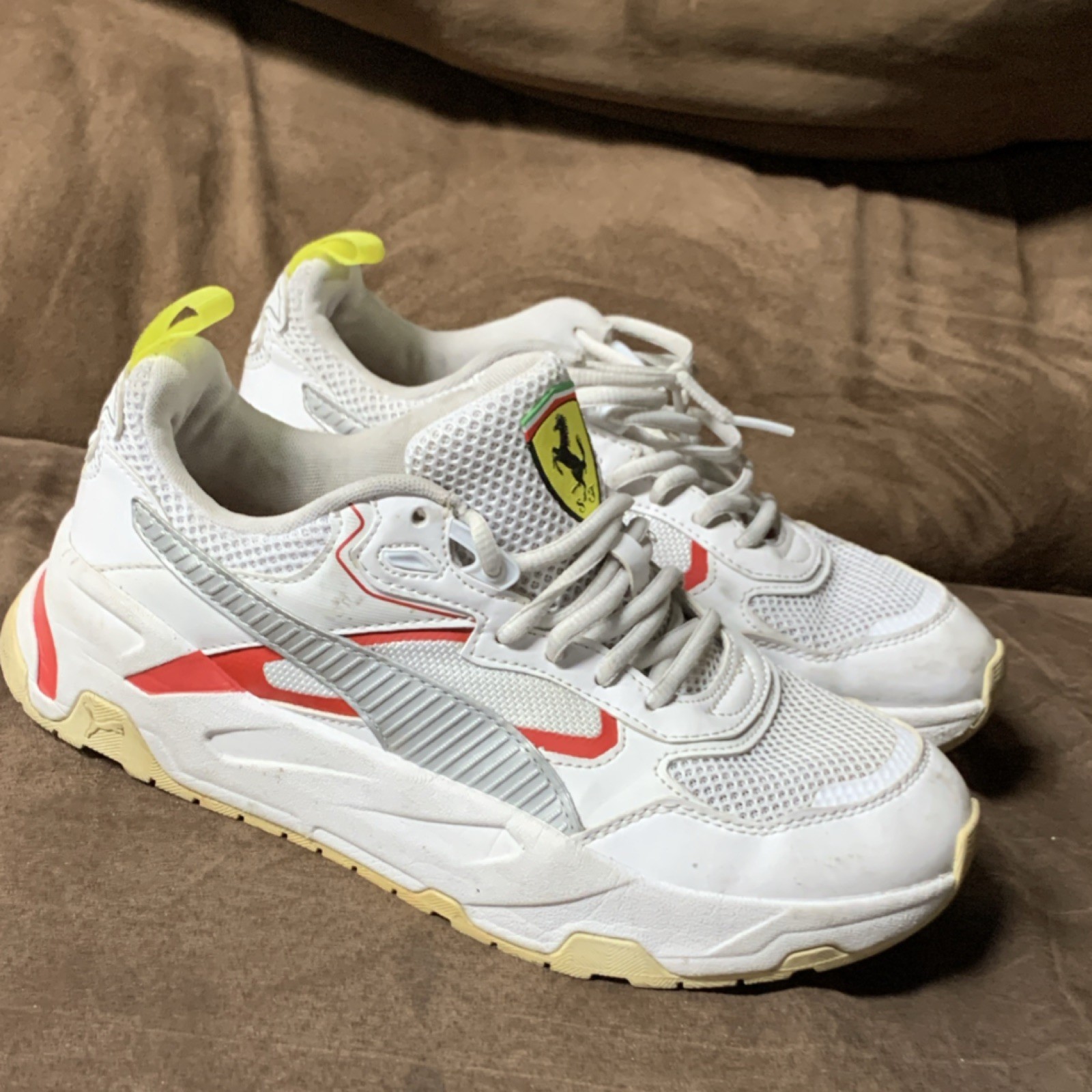 PUMA Ferrari 307950-04 Men's White Red Athletic Sneakers US 8 Sports Theme