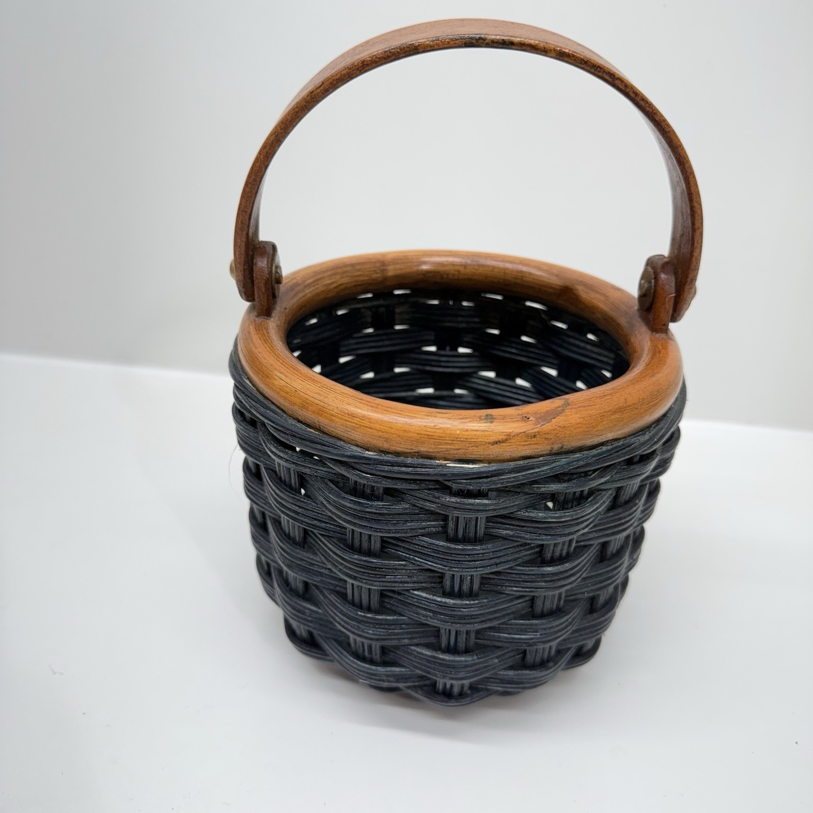 DANSK VINTAGE Blue Rattan Basket With Wooden Handle 6.5"W x 5"T