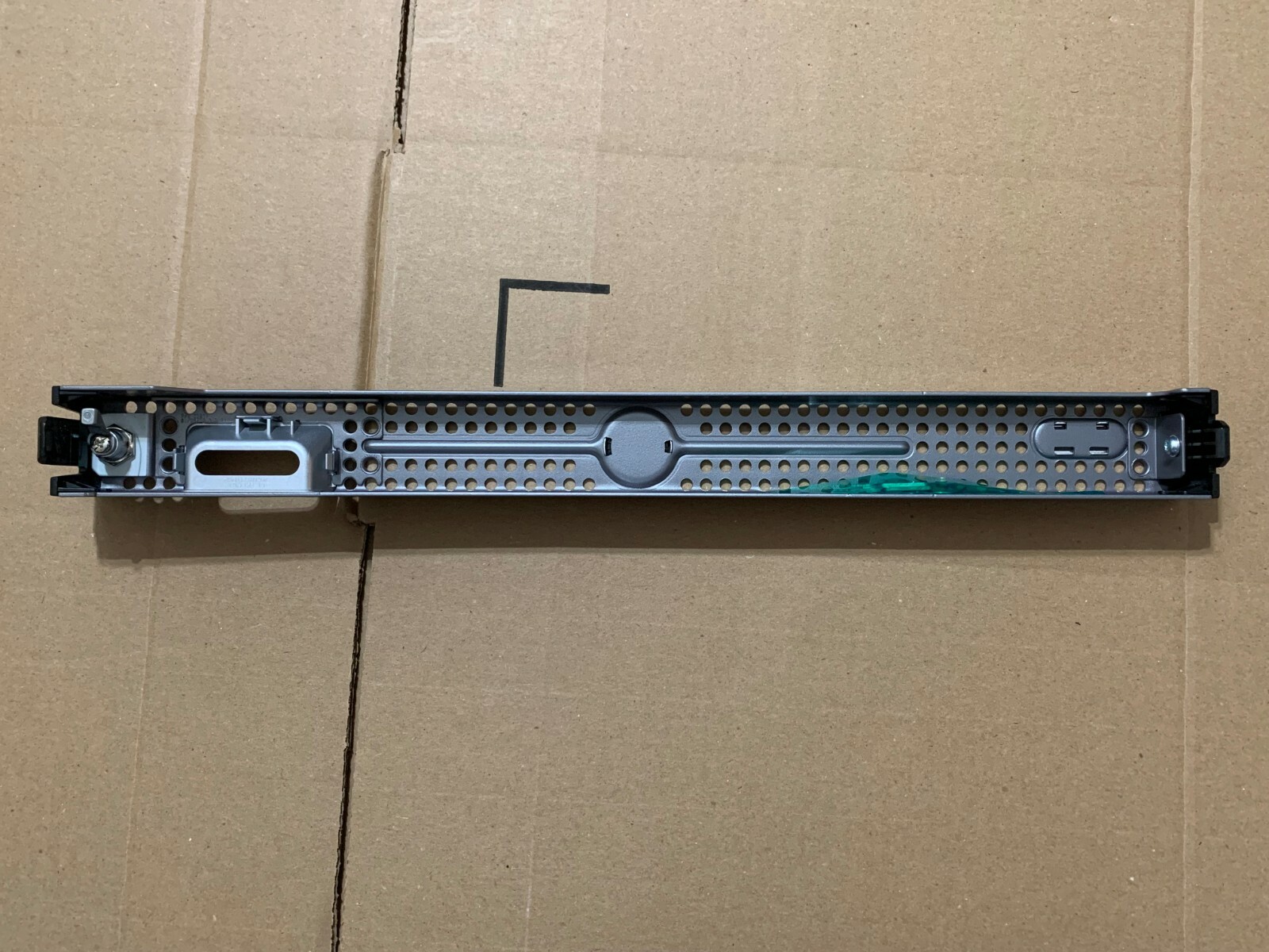 Dell PowerEdge R300 Front Bezel WITH Keys
