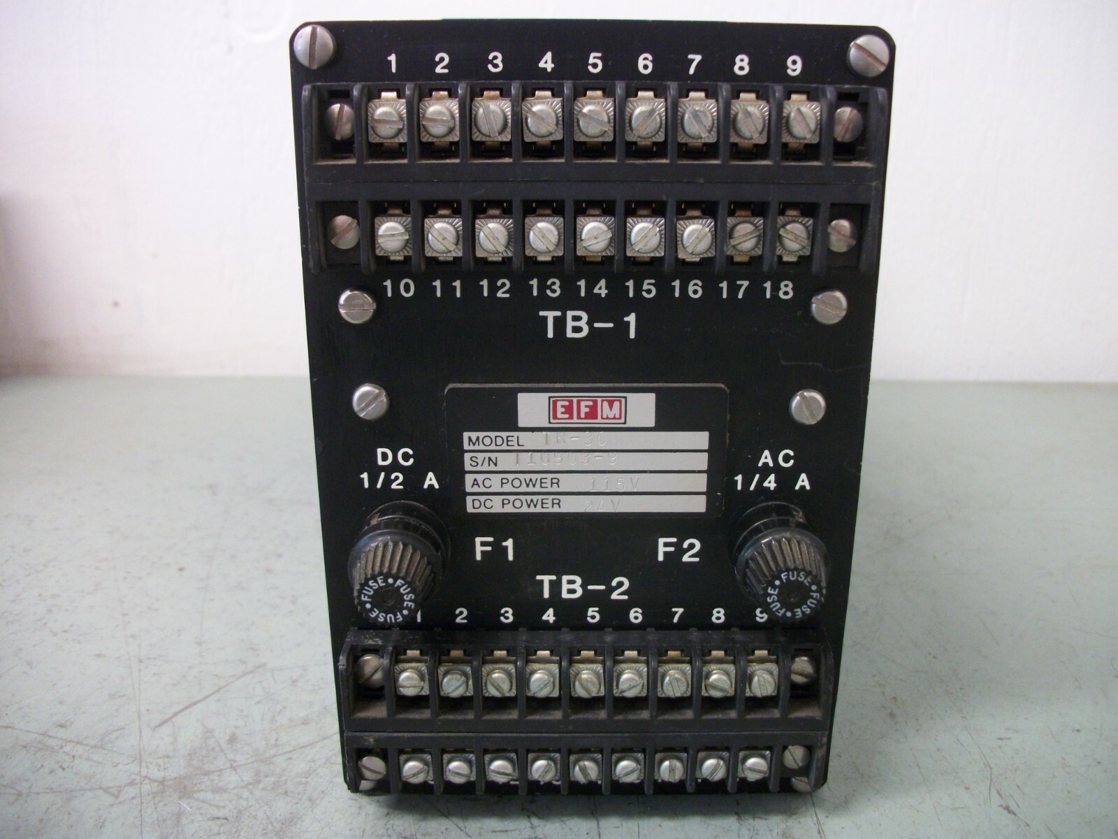 EFM DIGITAL LCD TOTALIZER AND RATE INDICATOR UNIT TR-30 115VAC 24VDC