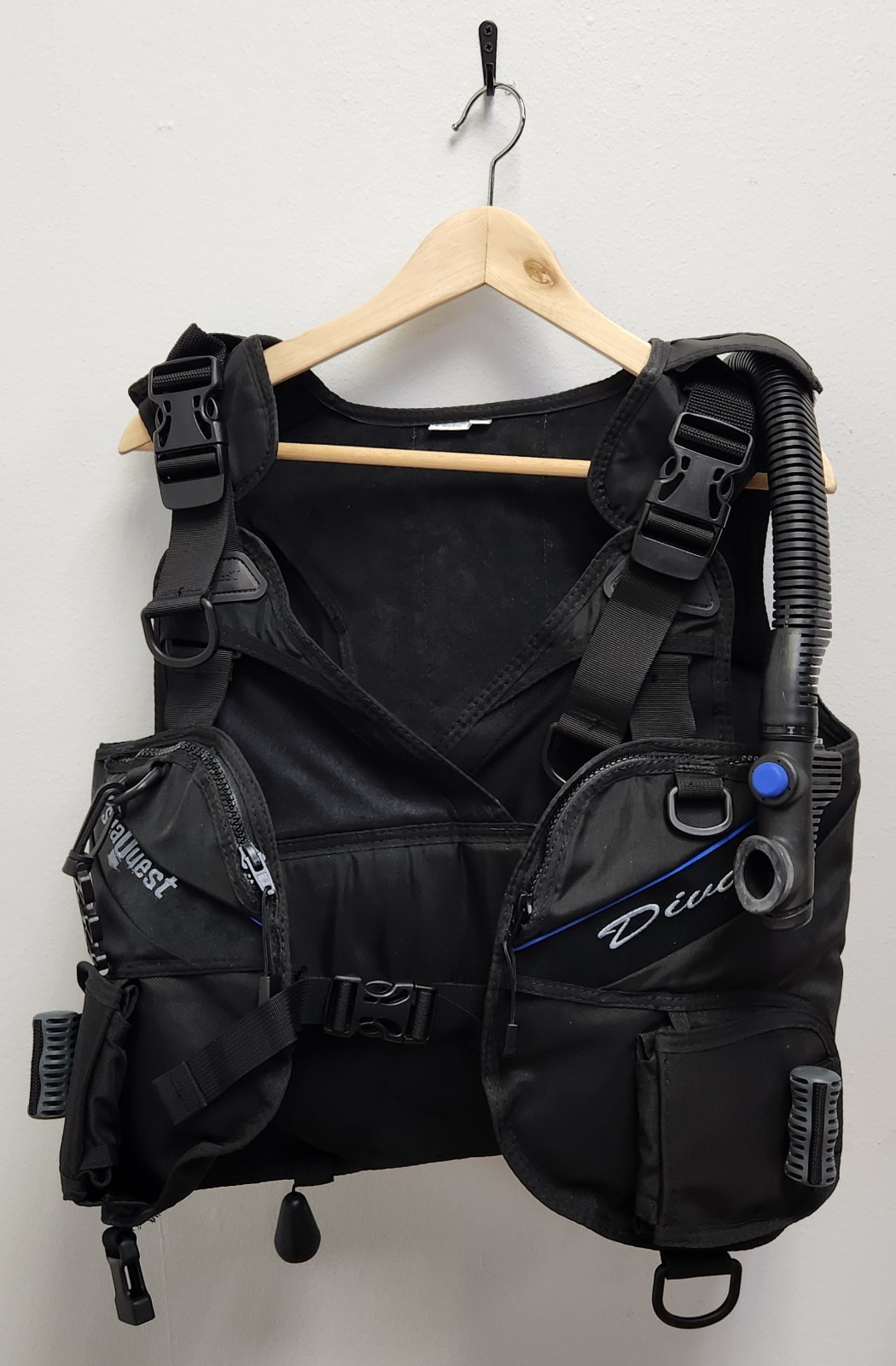 SeaQuest Diva QD Scuba Diving BCD Aqua Lung Women's Buoyancy Compensator Small