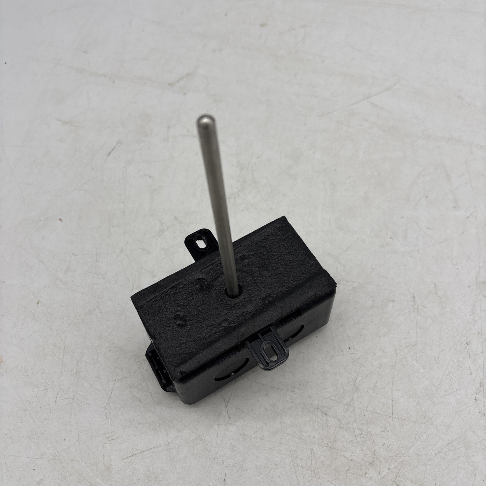 Honeywell C7023B2005/U HVAC Duct Temperature Sensor