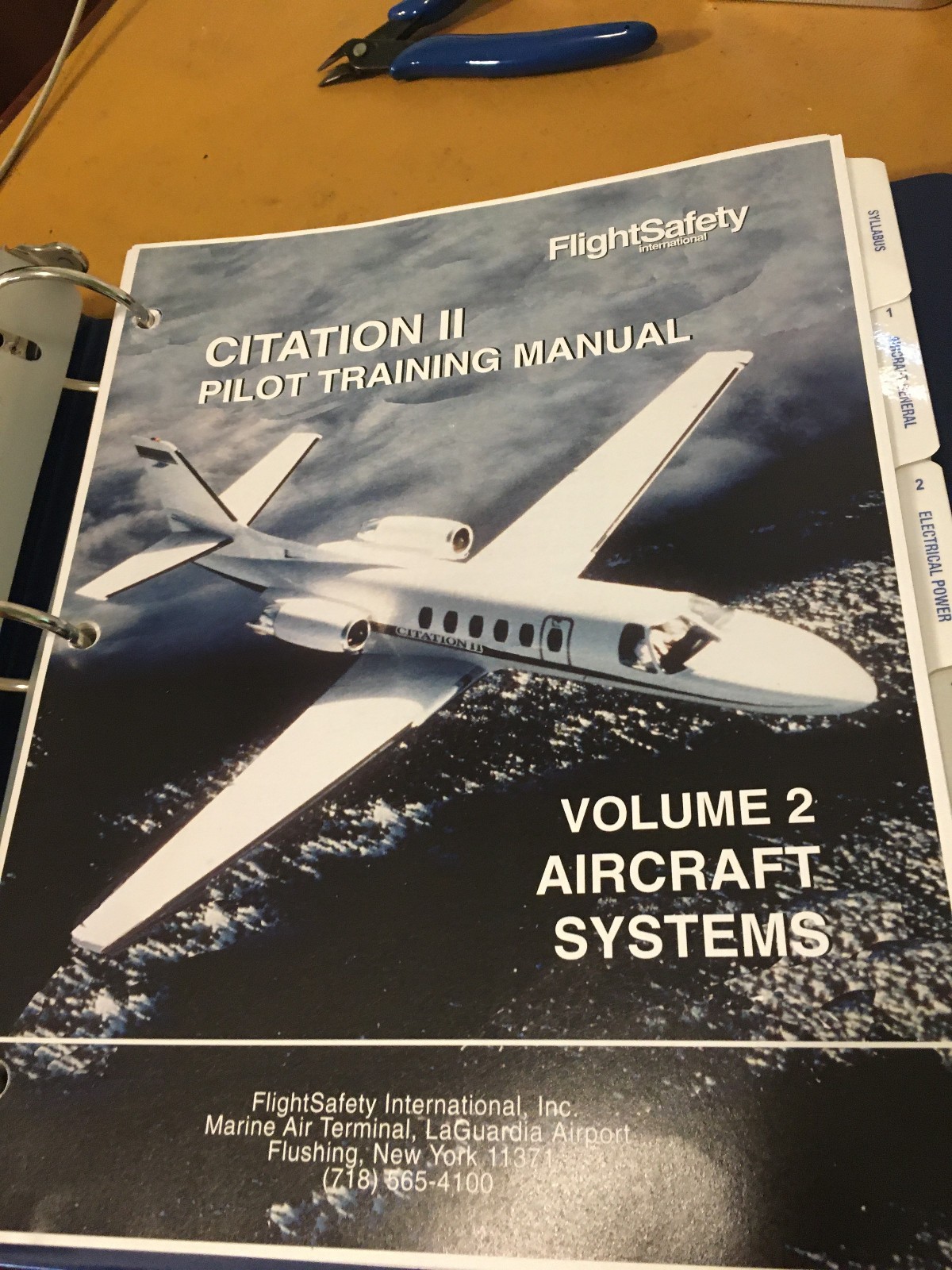 FlightSafety Citation II Pilot's Training Manual, Vol. 2 Aircraft Systems
