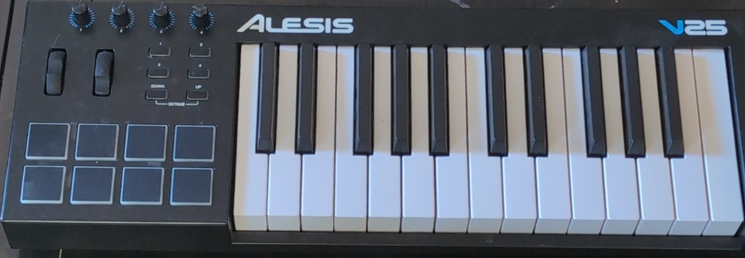 Alesis V25 25-Key Synth USB MIDI Keyboard Controller w/ Pad Triggers - no cables