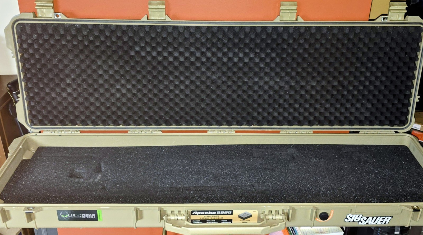 APACHE 9800 Weatherproof Protective Roller Case, Long, Tan☆