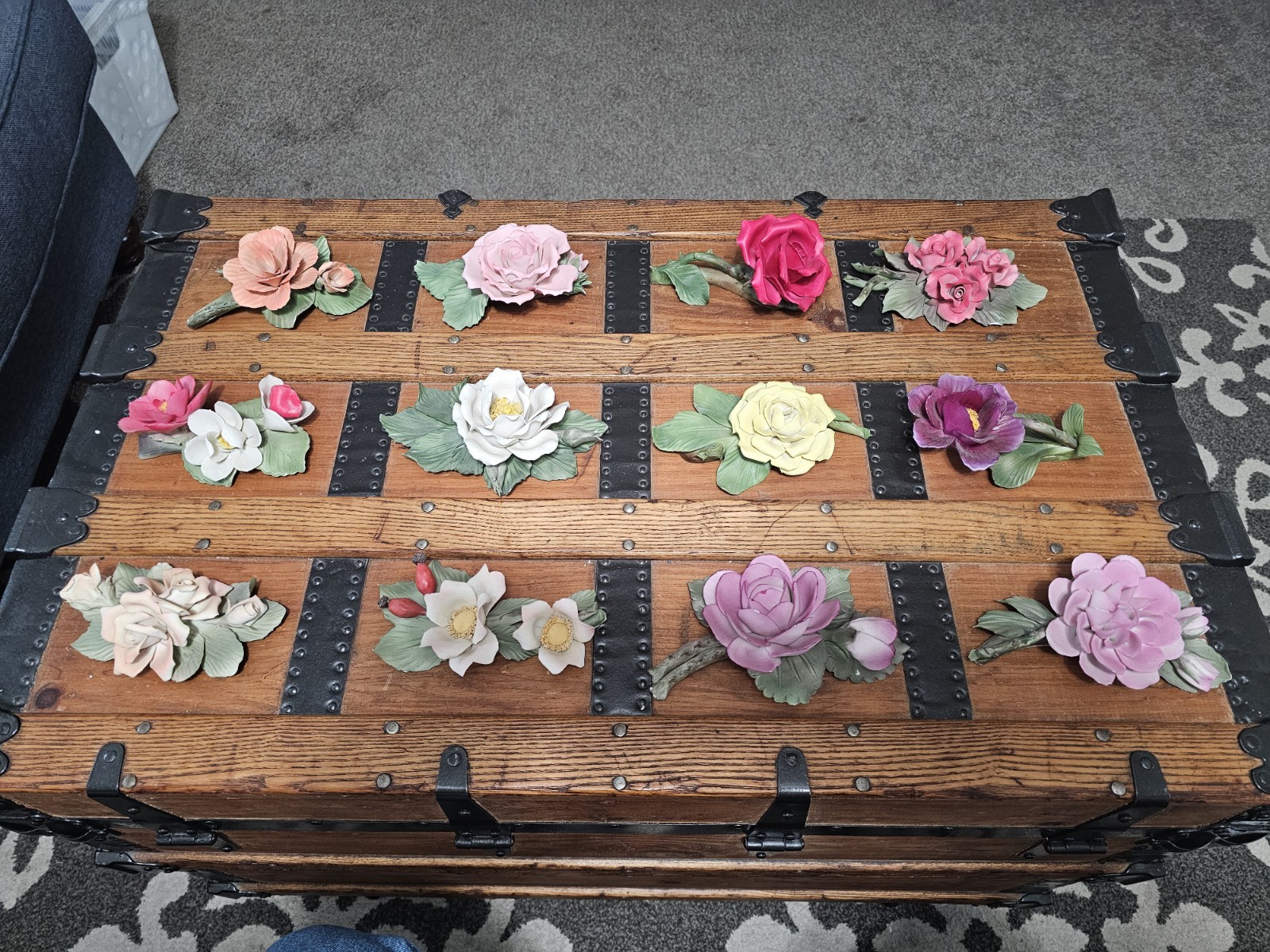 12-Vintage Franklin Mint Capodimonte-style porcelain roses Italy